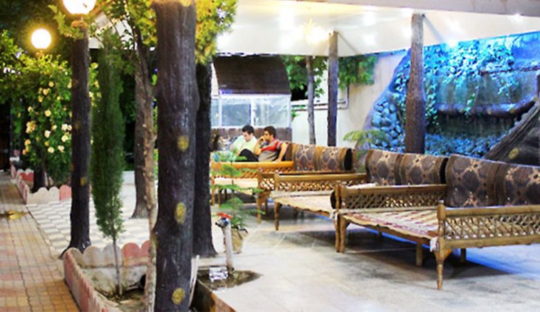 معرفی رستوران عمارت برنا در شیراز به همراه آدرس و شماره تماس